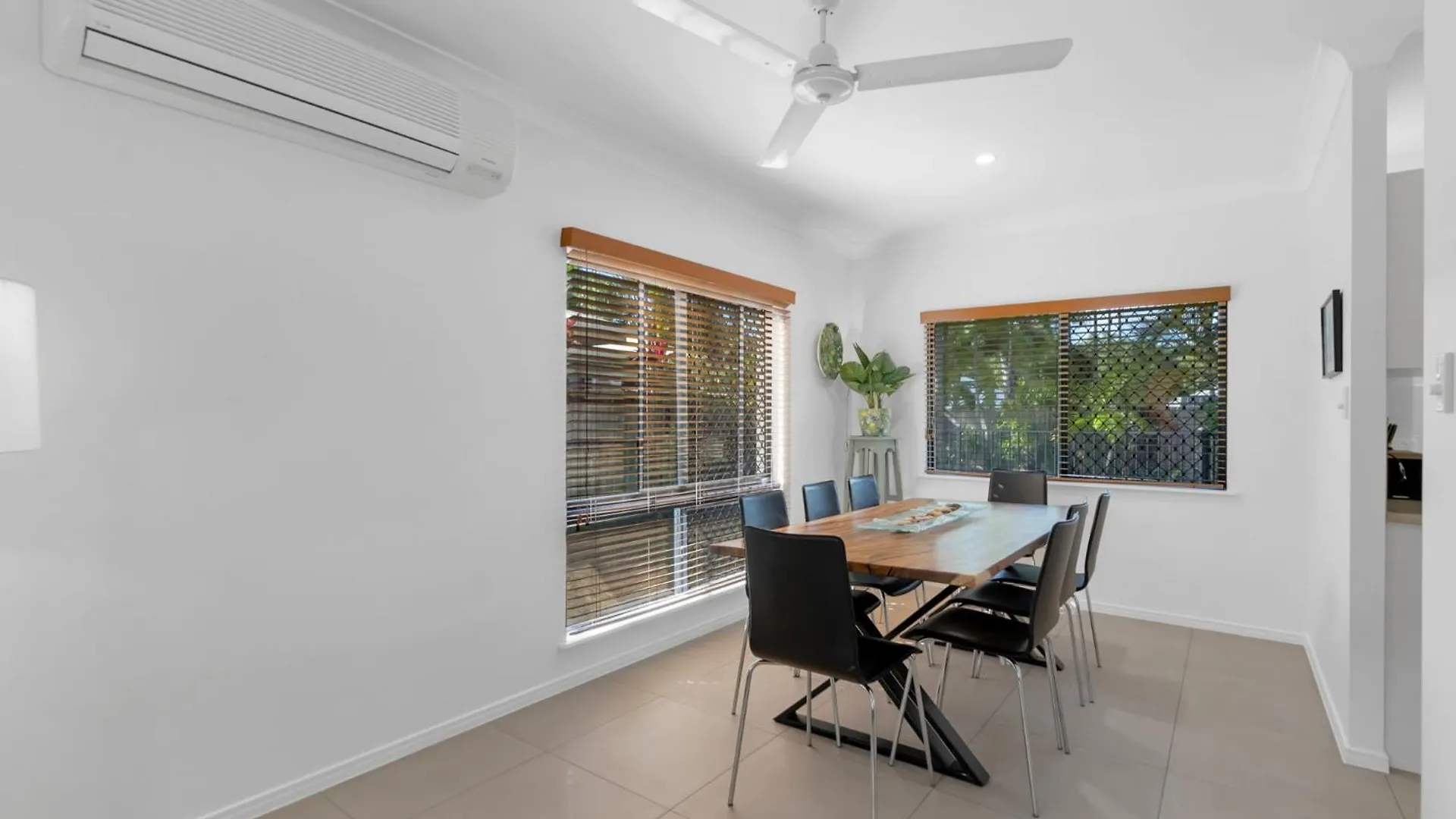 3-Bed Family Home With Pool & Bbq By The Beach Clifton Beach