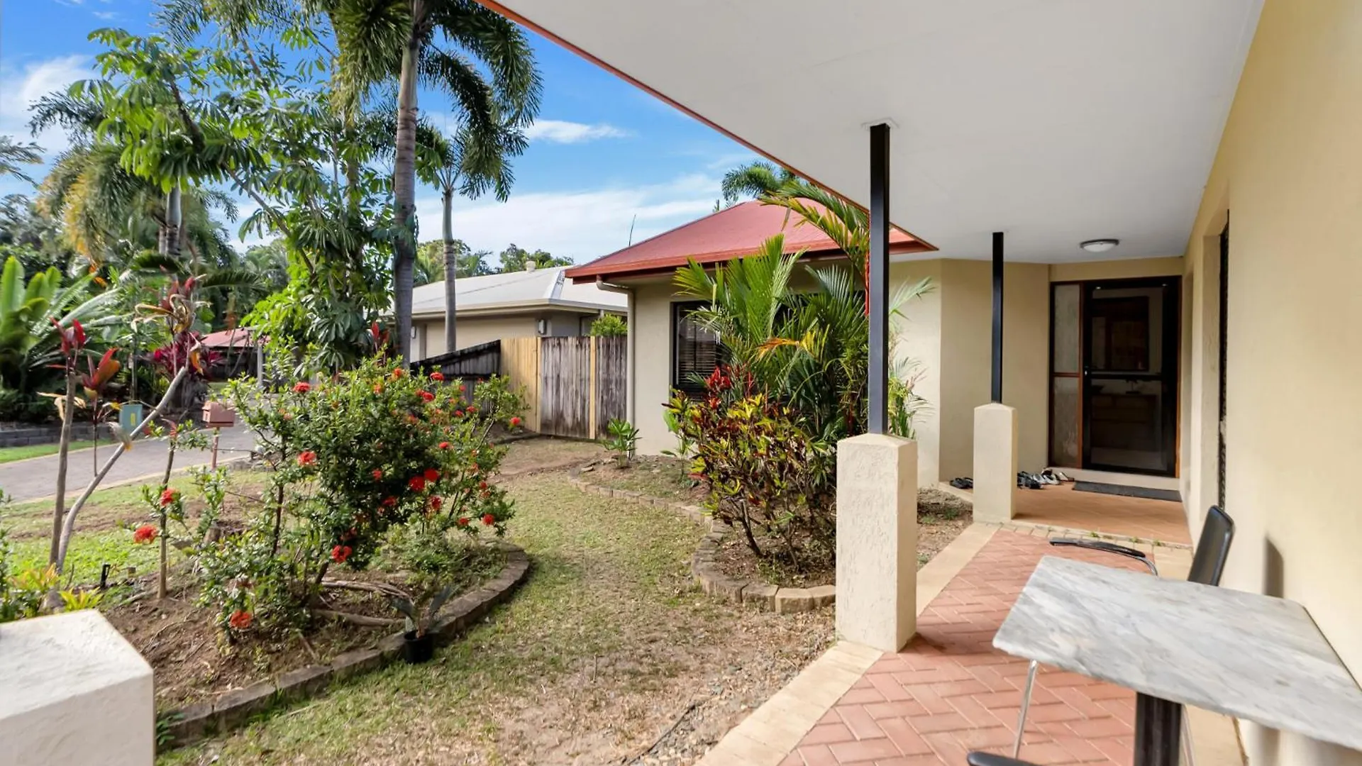 3-Bed Family Home With Pool & Bbq By The Beach Clifton Beach Australia
