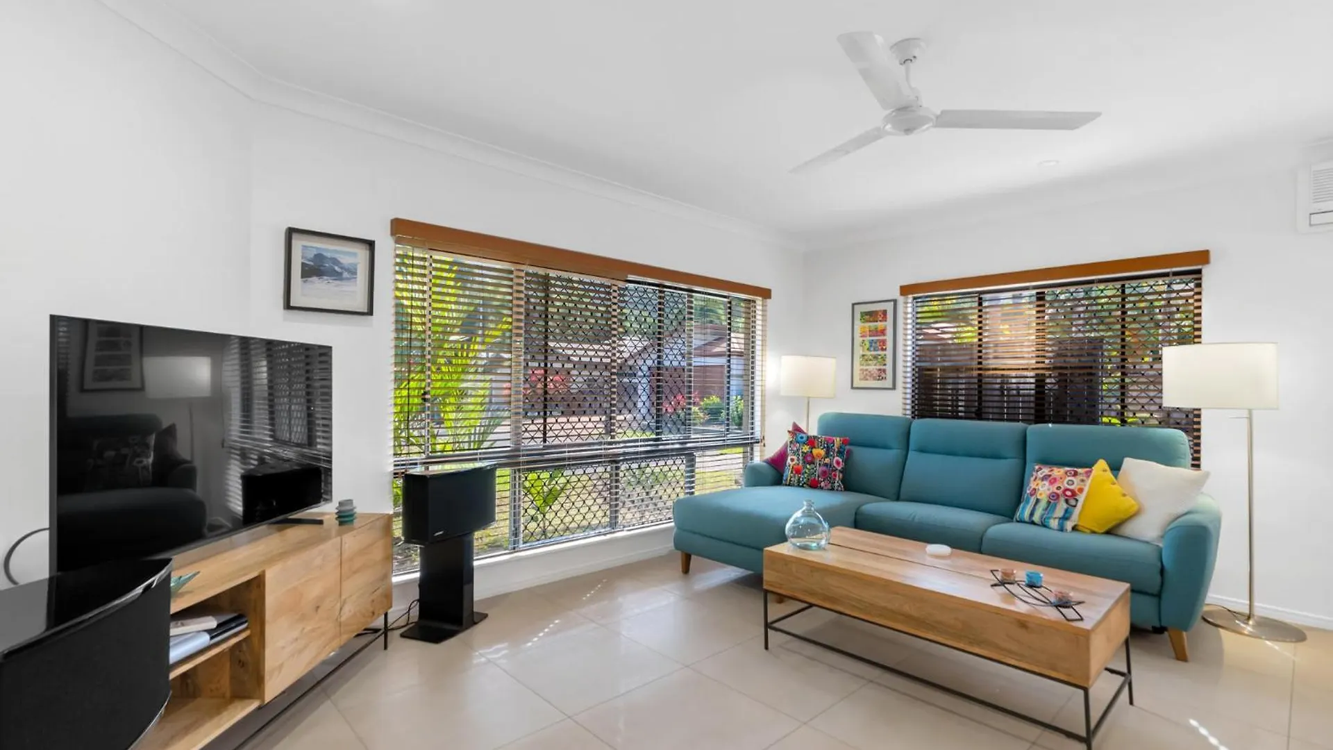 3-Bed Family Home With Pool & Bbq By The Beach Clifton Beach Holiday home