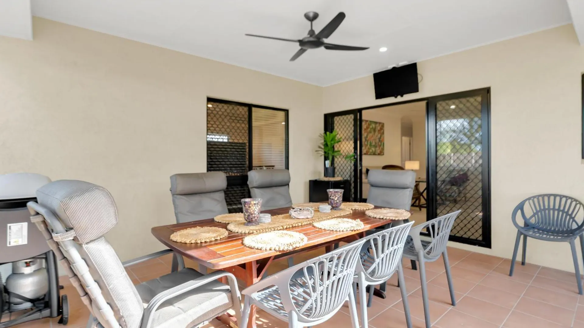 3-Bed Family Home With Pool & Bbq By The Beach Clifton Beach Australia